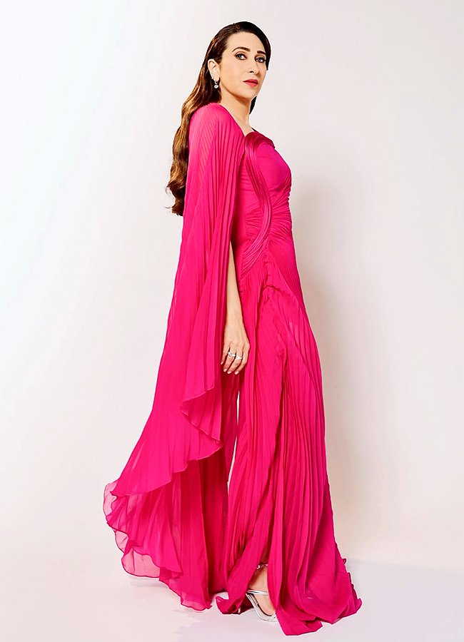 Karishma Gulabi Vibes Look in a Pink Modern Gown Photos12