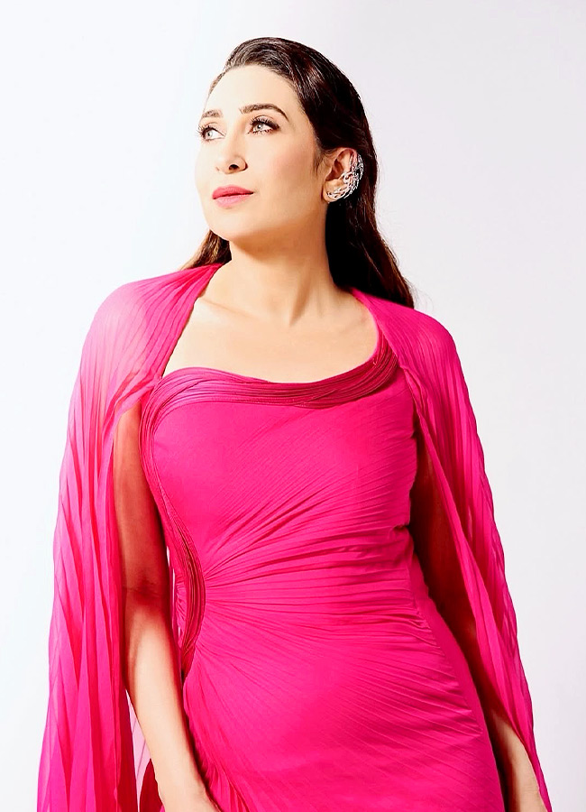 Karishma Gulabi Vibes Look in a Pink Modern Gown Photos6