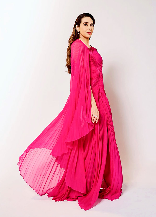 Karishma Gulabi Vibes Look in a Pink Modern Gown Photos7