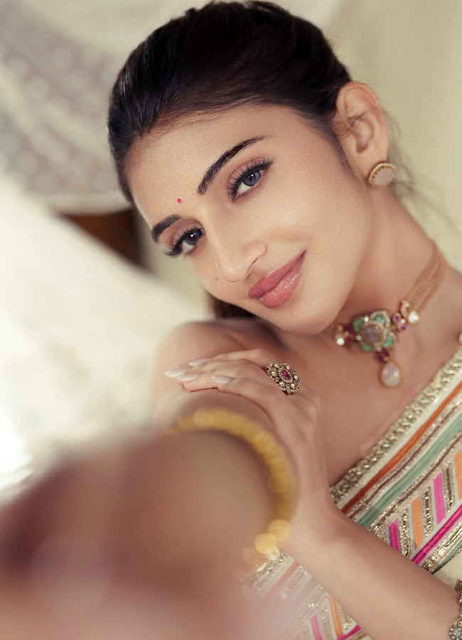 Sreeleela Mesmerizing Beauty in a Saree Photos4