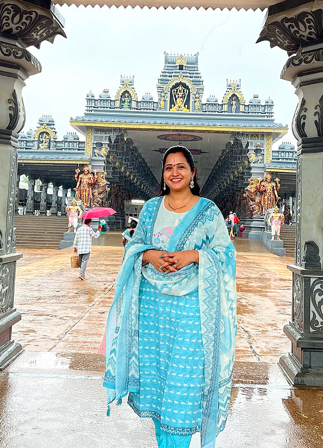 Anchor Lasya and Husband Manjunath Perform Srivari Seva Photos5