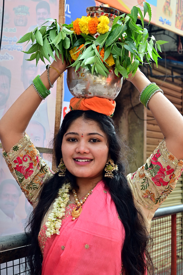 Secunderabad Ujjaini Mahankali Bonalu Photos38