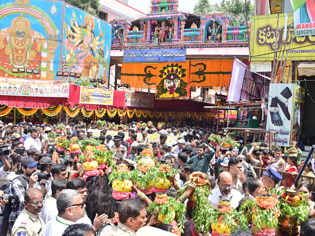Secunderabad Ujjaini Mahankali Bonalu Photos16