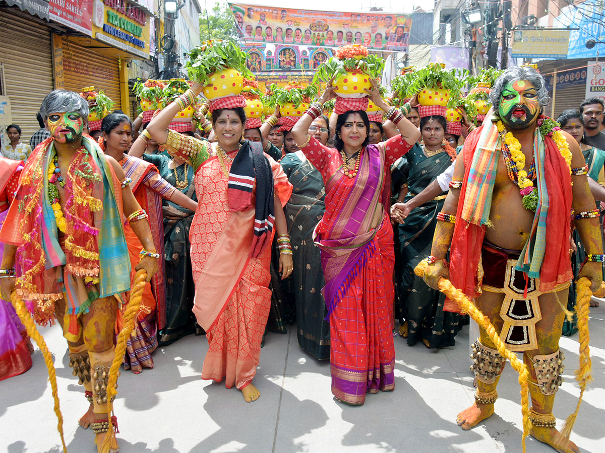 Secunderabad Ujjaini Mahankali Bonalu Photos25