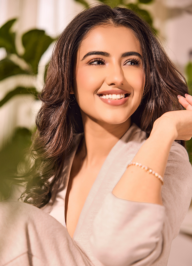 Actress Malvika Sharma Latest Photos Viral9