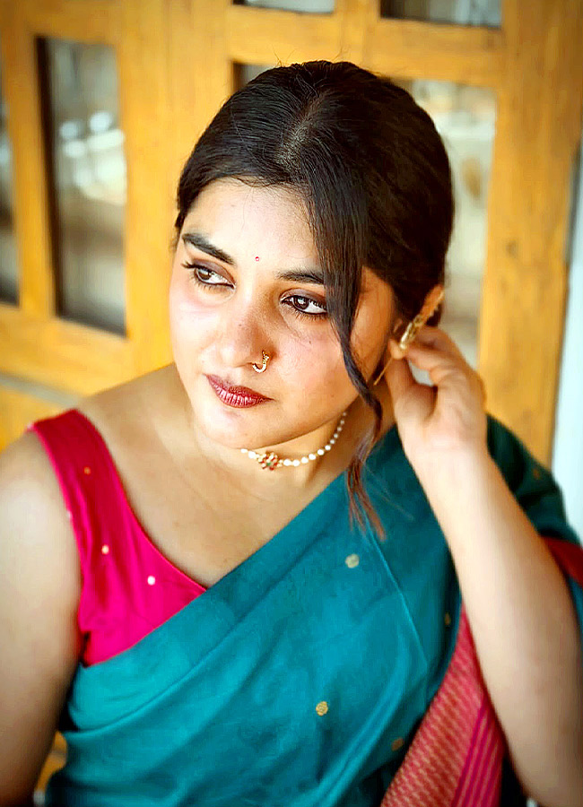 Nivetha Thomas Stuns in a Gorgeous Saree Looks Photos2