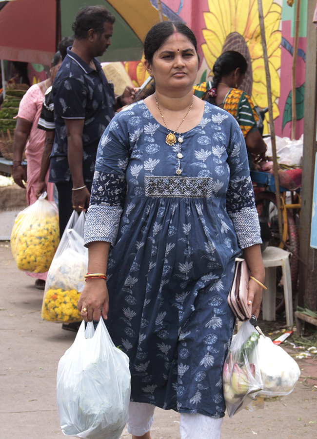 Rush In Markets : Varalakshmi Vratham 2026 HD Photos15