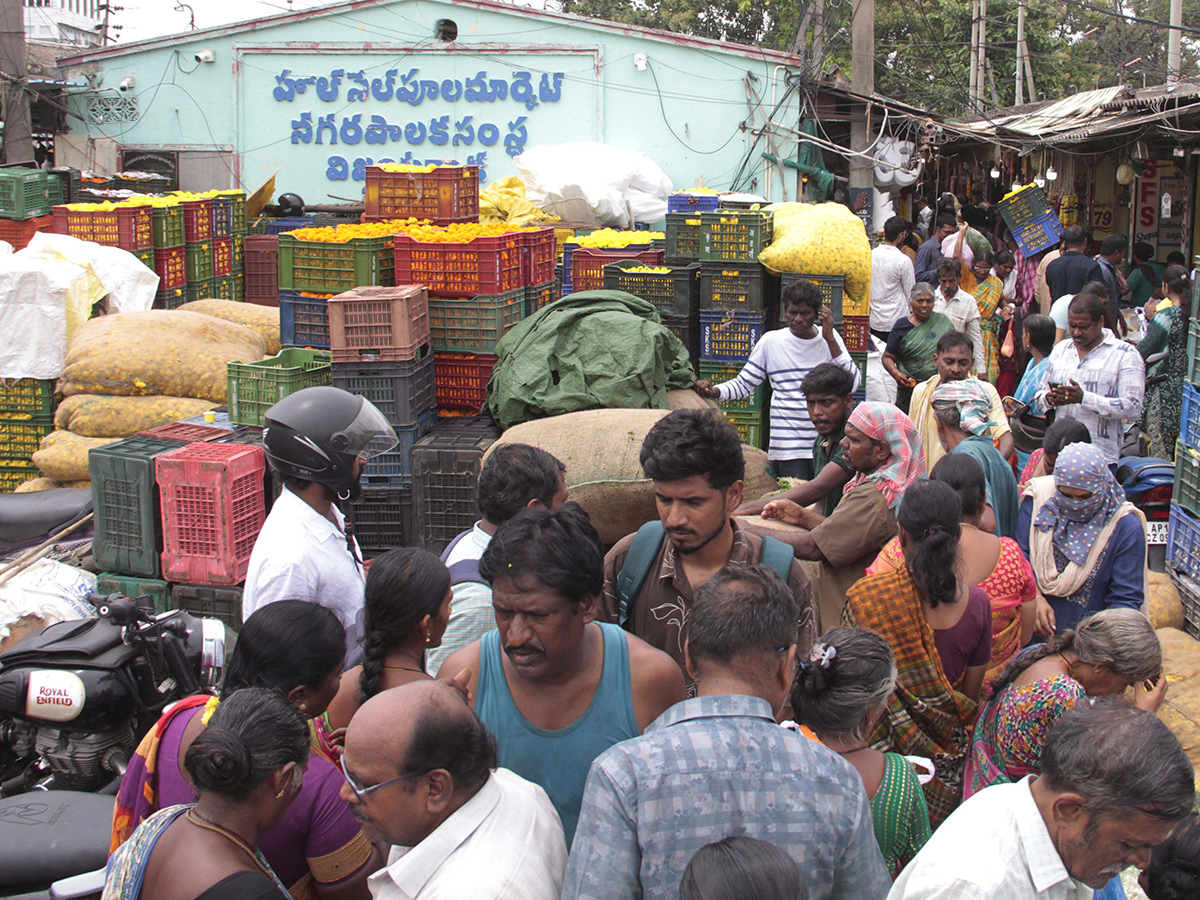 Rush In Markets : Varalakshmi Vratham 2026 HD Photos18