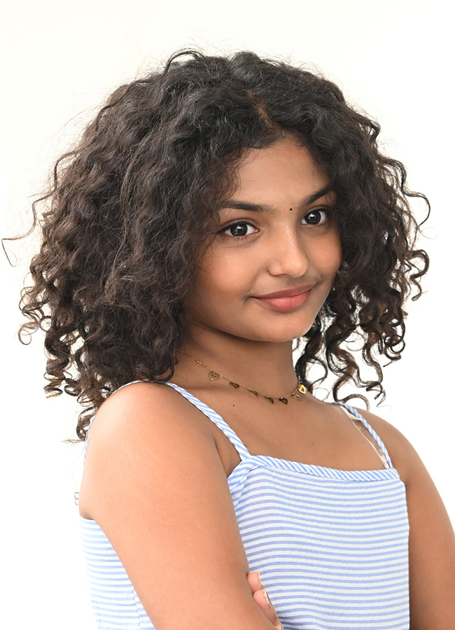irumudi movie child artist Nakshathra special photos14