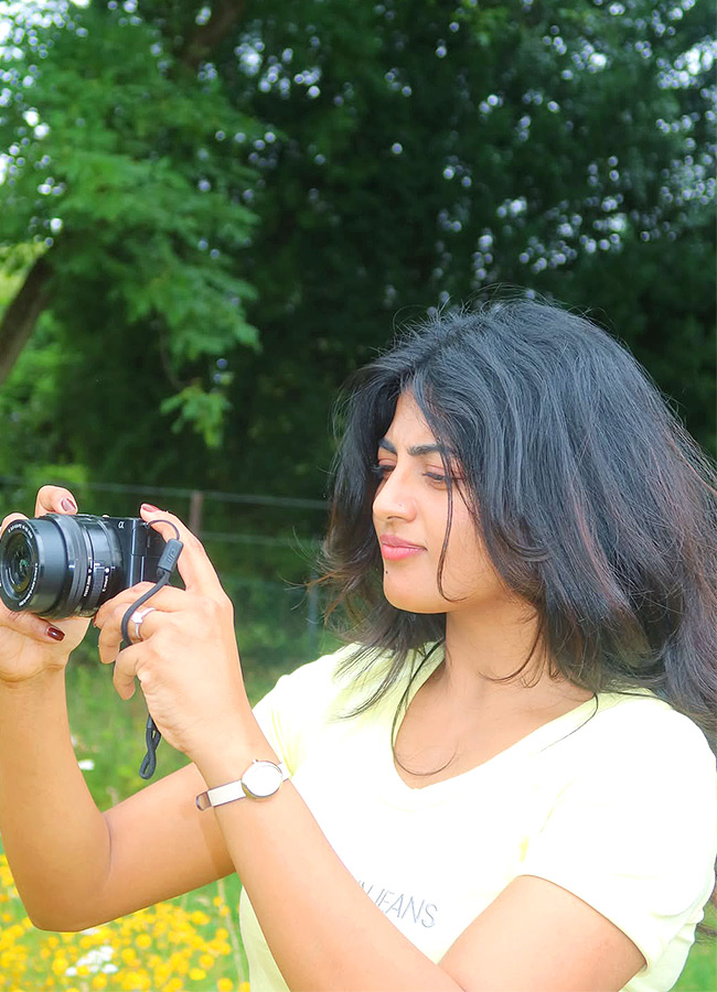 Anandi Enjoys Full On Fun with Friends Photos4
