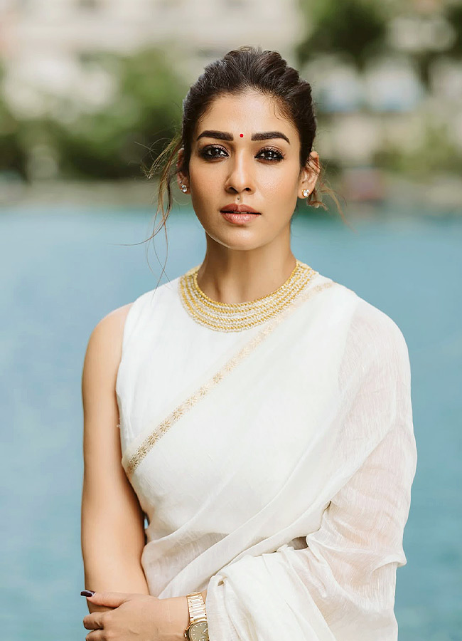 Nayanthara Says ‘Hi’… (Photos)9