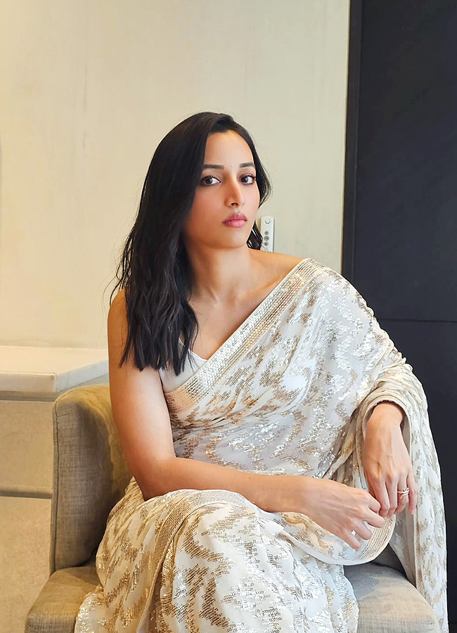 Shetty in a Saree… Nidhi’s Stunning Look That Turns Heads!8