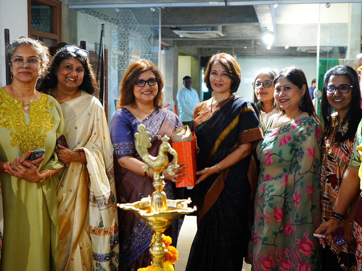 Amala Steals the Show at Handicrafts Exhibition Photos3
