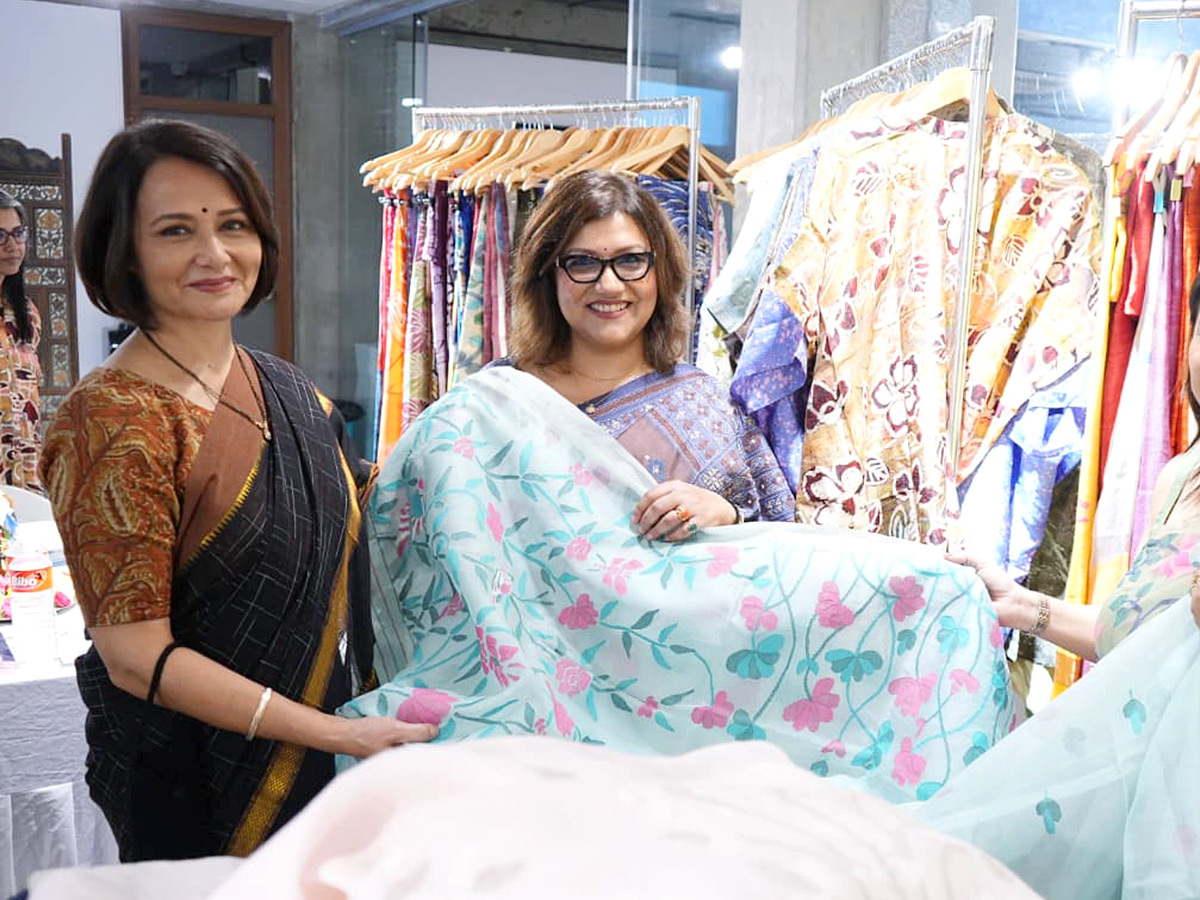 Amala Steals the Show at Handicrafts Exhibition Photos5