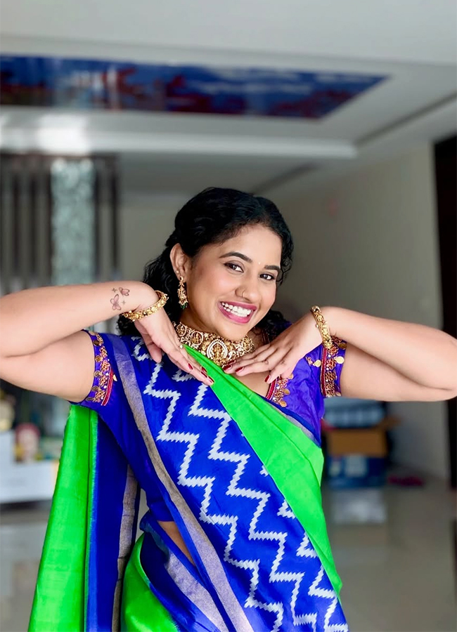 Bigg Boss beauty Kirrak Seetha performing Varalakshmi Vratam10