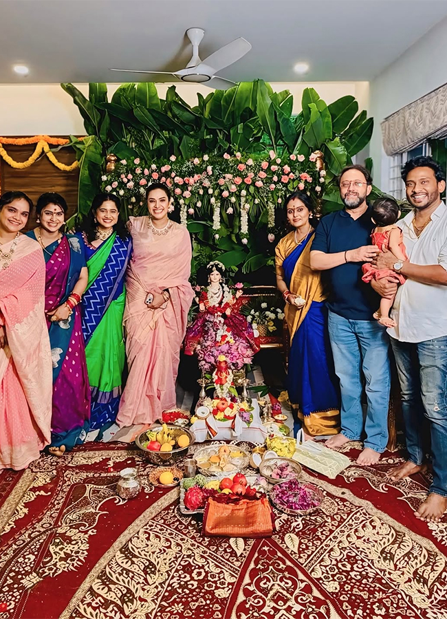 Bigg Boss beauty Kirrak Seetha performing Varalakshmi Vratam3