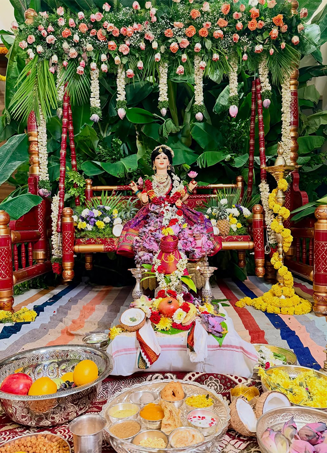 Bigg Boss beauty Kirrak Seetha performing Varalakshmi Vratam4