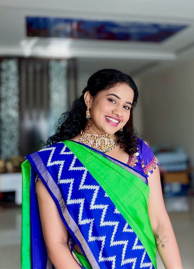 Bigg Boss beauty Kirrak Seetha performing Varalakshmi Vratam5