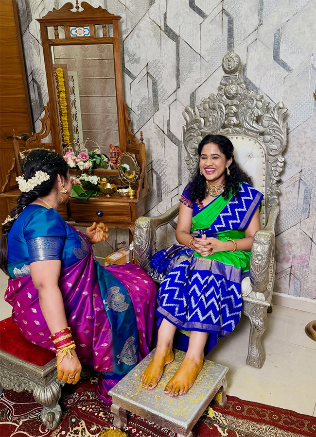 Bigg Boss beauty Kirrak Seetha performing Varalakshmi Vratam6