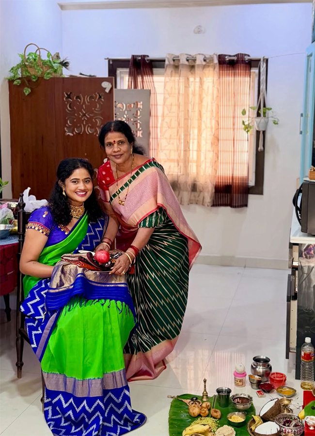 Bigg Boss beauty Kirrak Seetha performing Varalakshmi Vratam7
