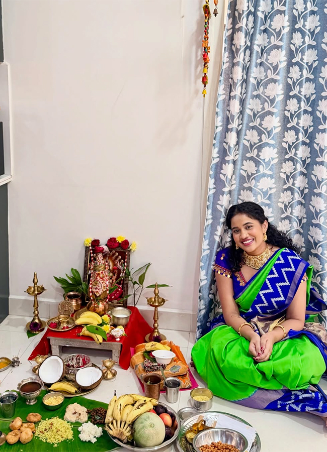 Bigg Boss beauty Kirrak Seetha performing Varalakshmi Vratam8