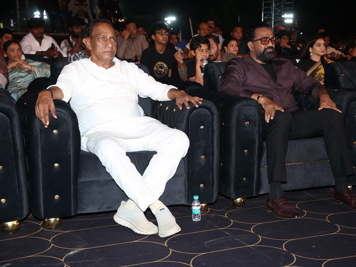 Toxic Pre Release Event in Hyderabad HD Photos28