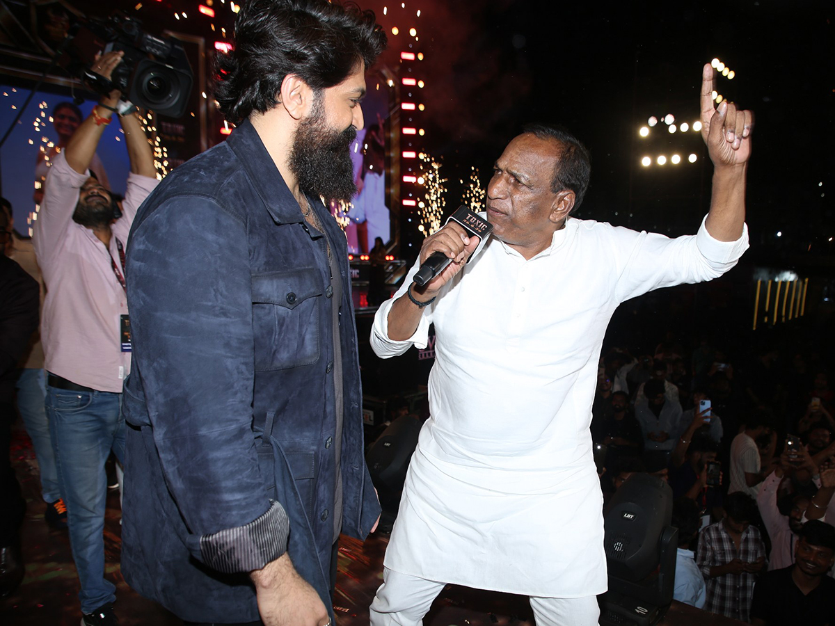 Toxic Pre Release Event in Hyderabad HD Photos31