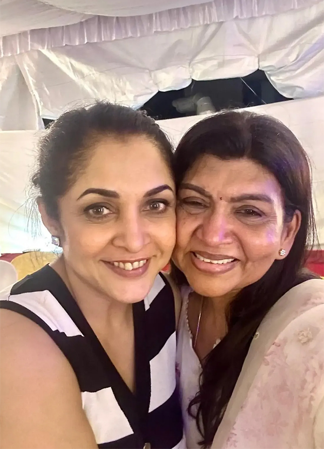 radhika sarathkumar birthday celebration 2026 viral photos2