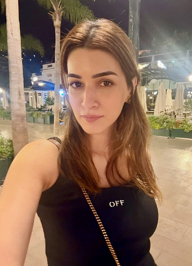 Kriti Sanon’s Happy Moments (Photos)3