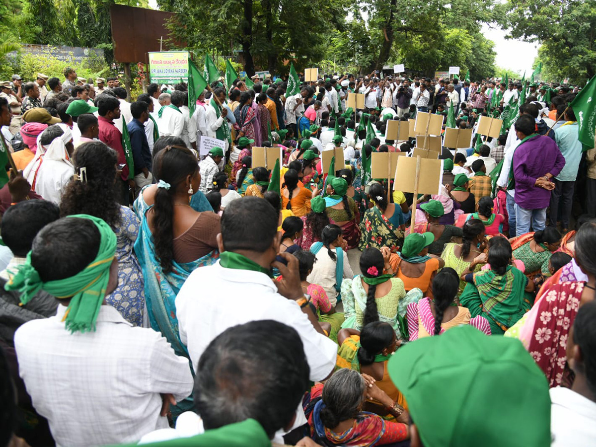 Tribals turn out in large numbers to lay siege to the ITDA1