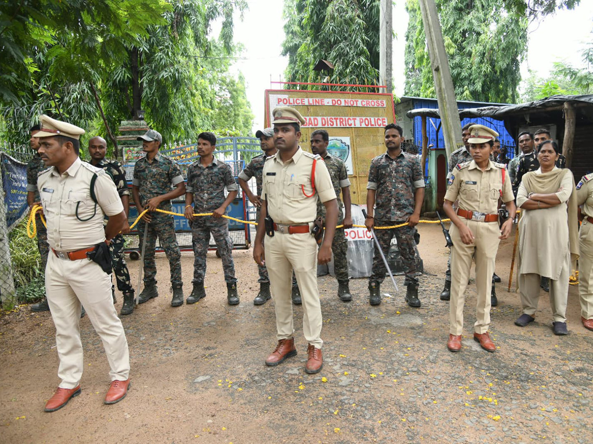 Tribals turn out in large numbers to lay siege to the ITDA5