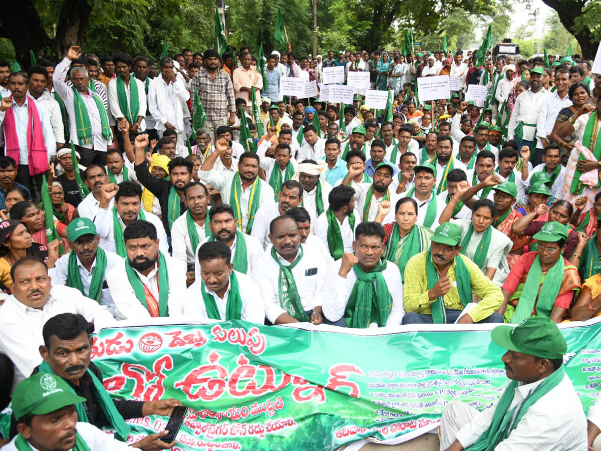 Tribals turn out in large numbers to lay siege to the ITDA6