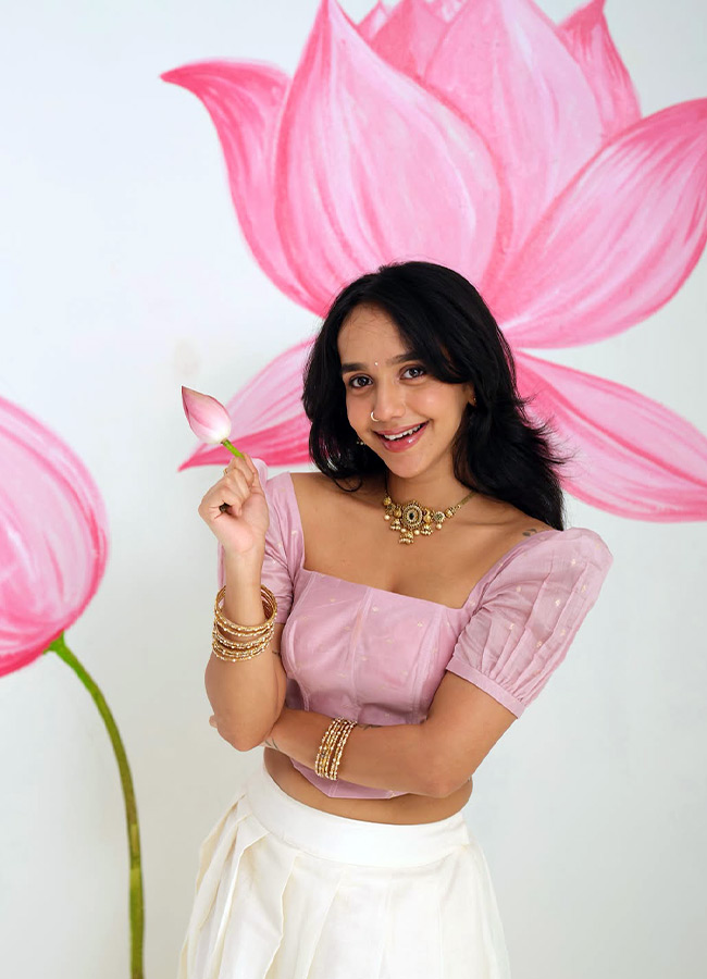 Anagha Maya Ravi Shines in Stunning Beauty Photos10