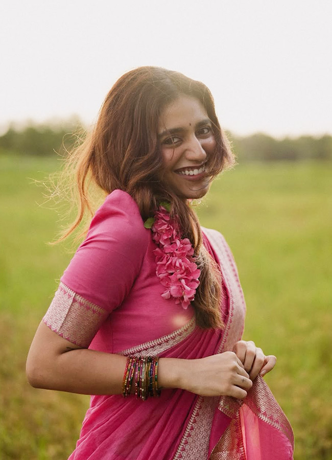 Priya Varrier Cute Looks Photos3