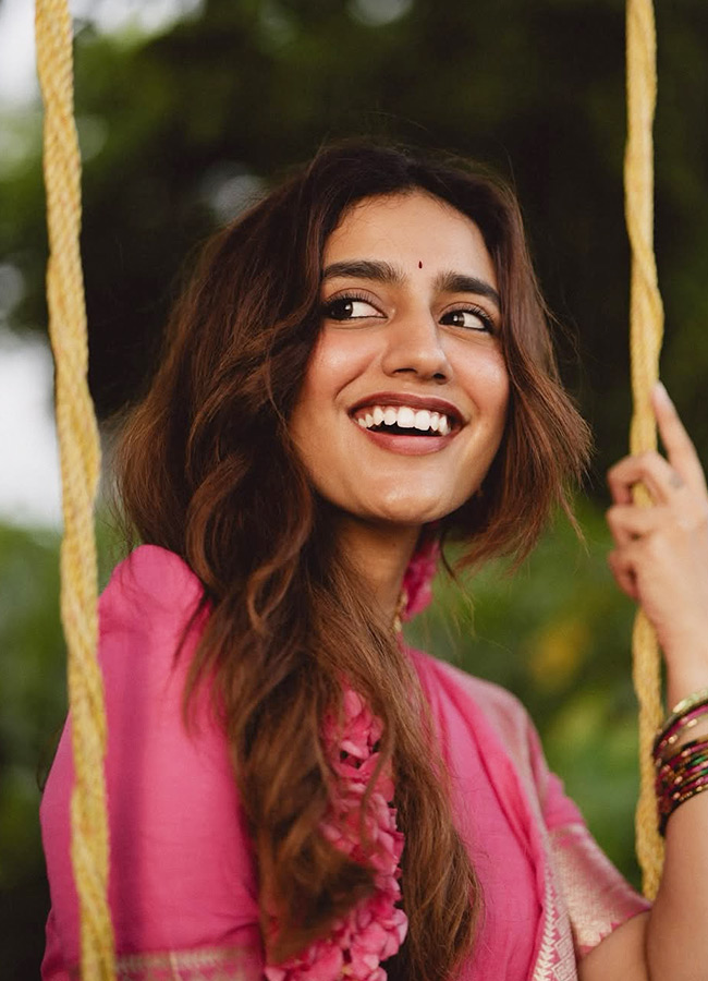 Priya Varrier Cute Looks Photos7