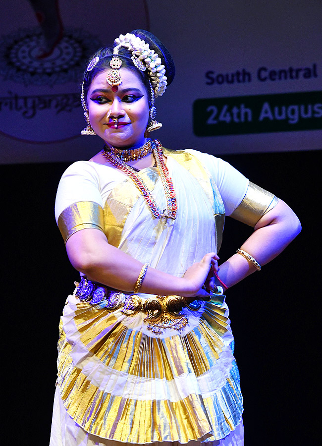  Mesmerizing Dance Performance (Photos)12