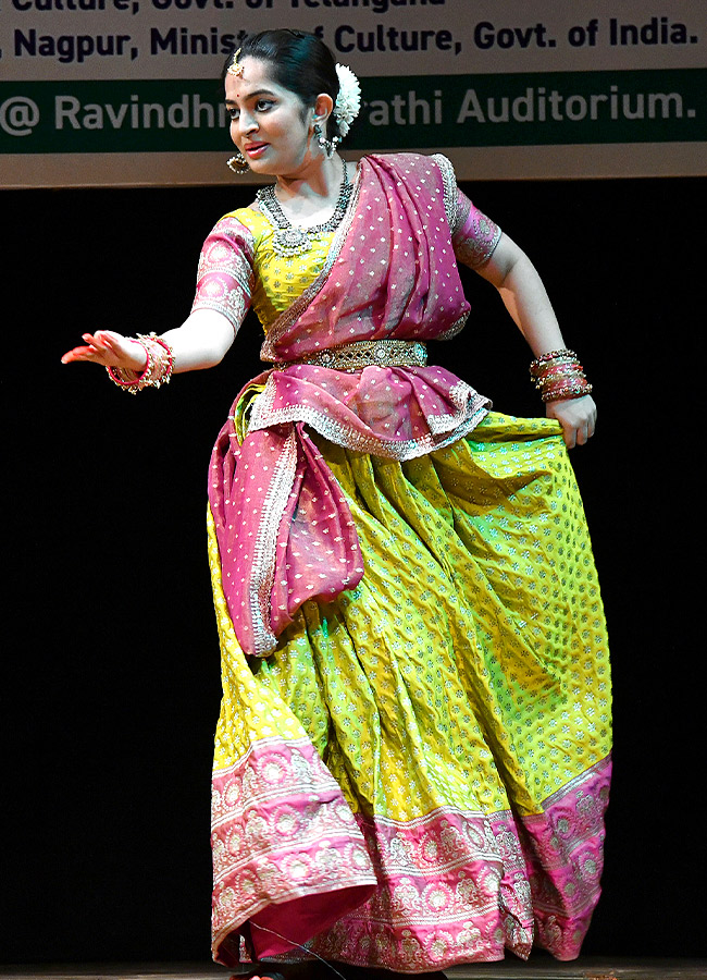  Mesmerizing Dance Performance (Photos)14