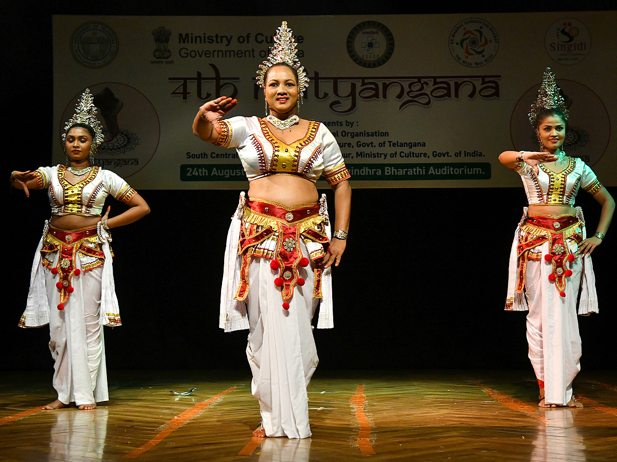  Mesmerizing Dance Performance (Photos)6