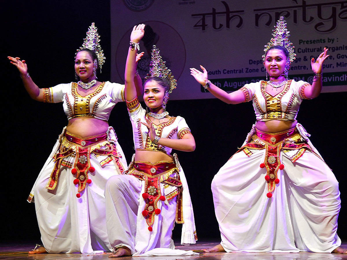  Mesmerizing Dance Performance (Photos)7