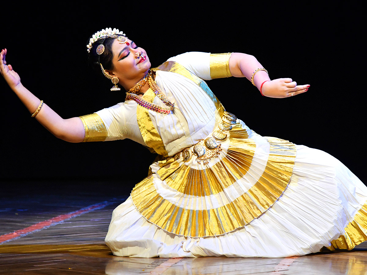  Mesmerizing Dance Performance (Photos)8