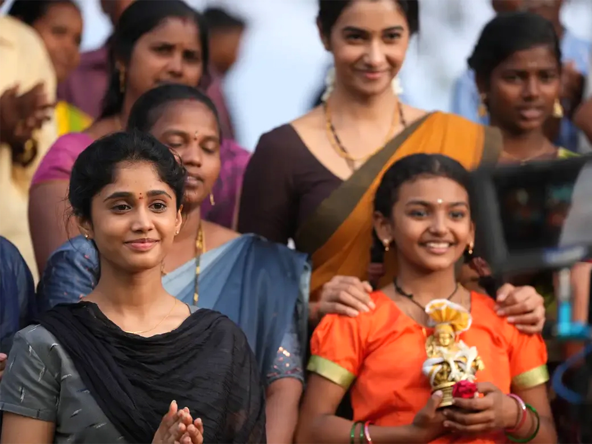 irumudi movie Gayatri Beautiful HD Photos10