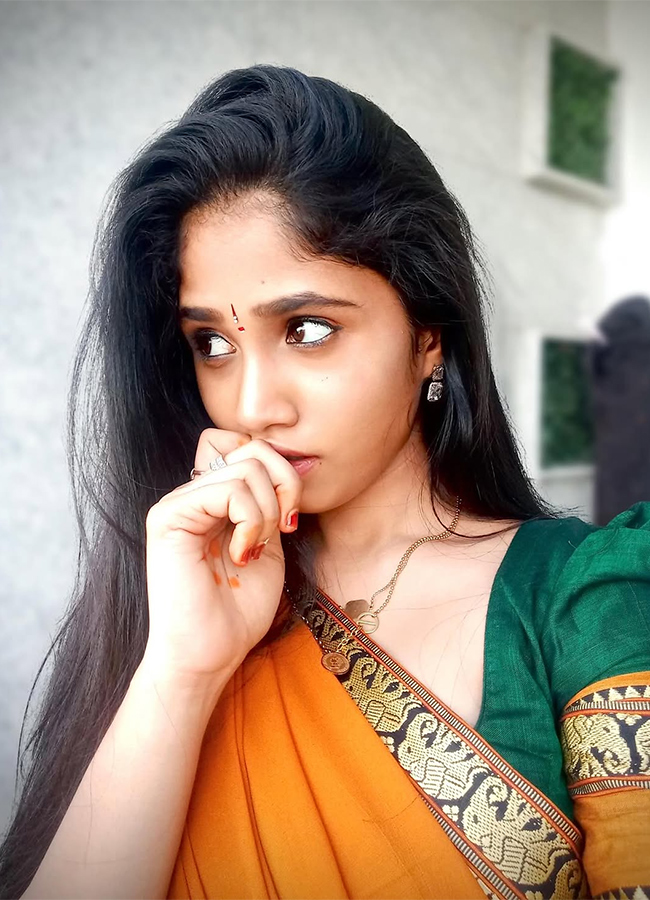 irumudi movie Gayatri Beautiful HD Photos14