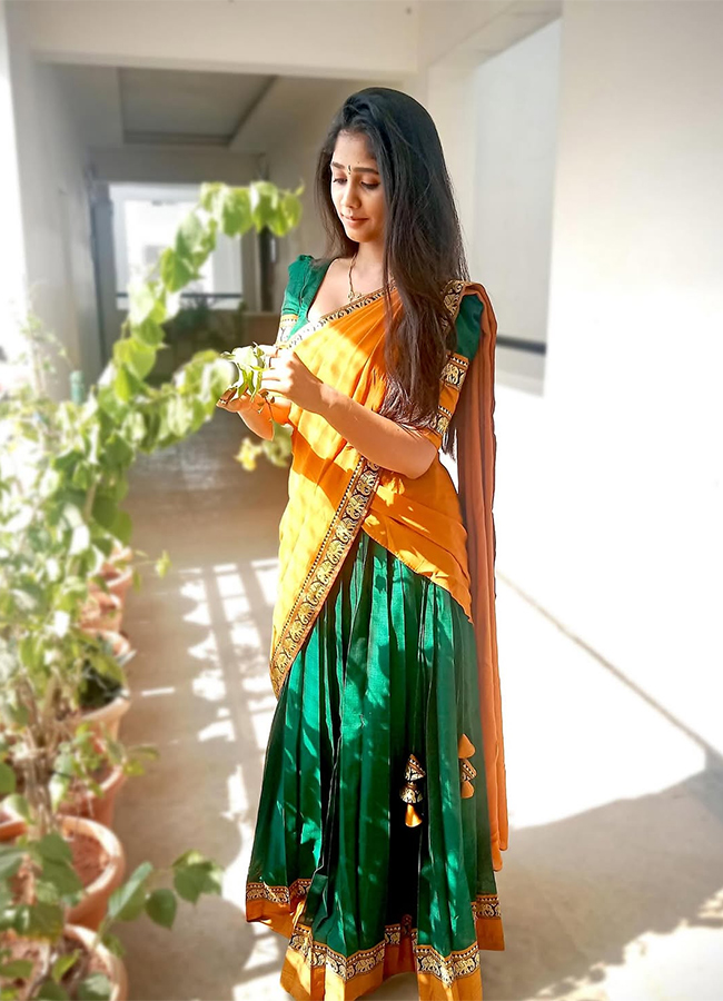 irumudi movie Gayatri Beautiful HD Photos15
