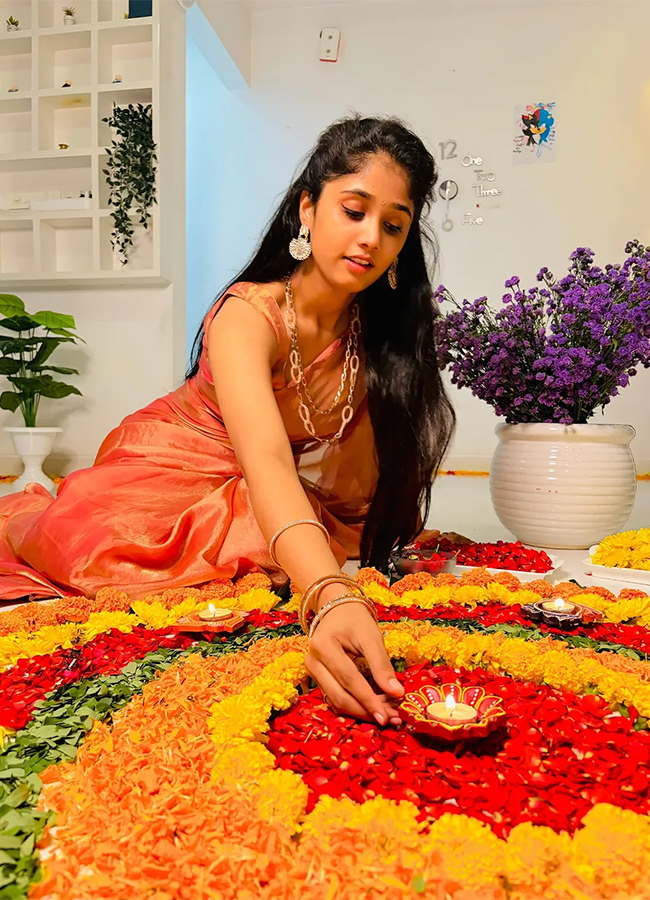 irumudi movie Gayatri Beautiful HD Photos17