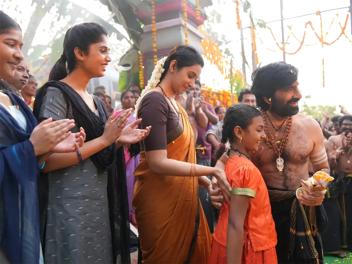 irumudi movie Gayatri Beautiful HD Photos2