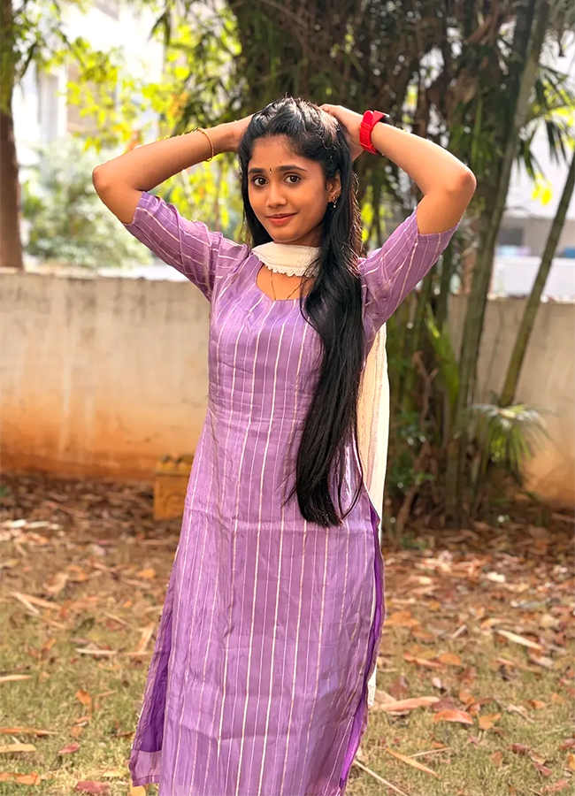 irumudi movie Gayatri Beautiful HD Photos23