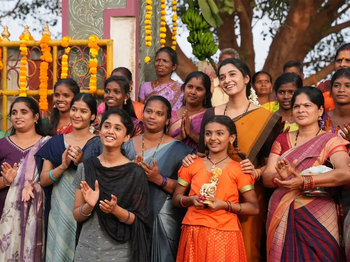 irumudi movie Gayatri Beautiful HD Photos8