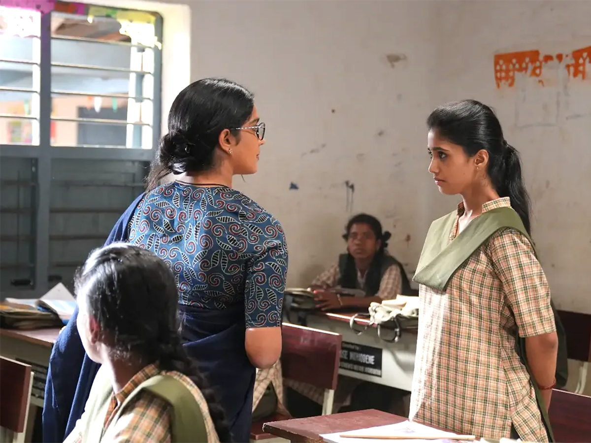 irumudi movie Gayatri Beautiful HD Photos9