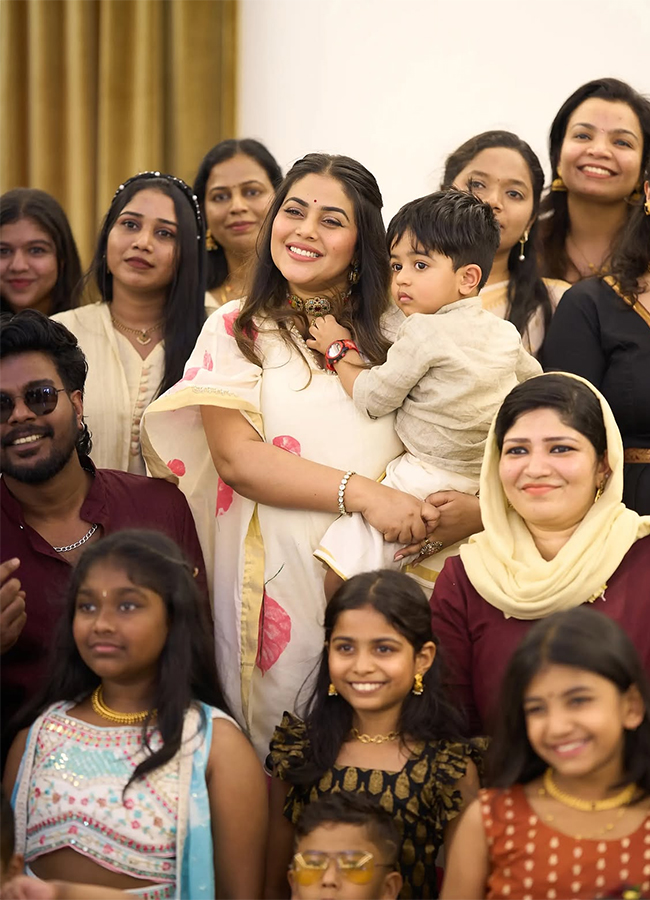 Actress Poorna Onam Celebrations Viral Photos12