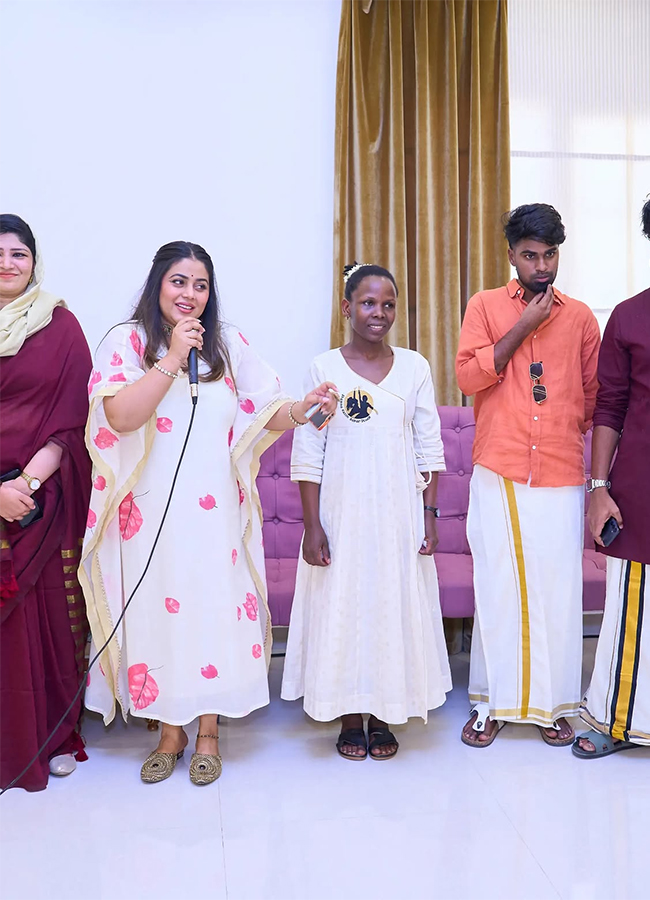 Actress Poorna Onam Celebrations Viral Photos4